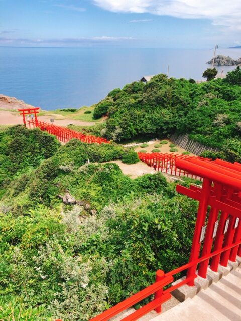 元乃隅神社の123本鳥居の風景