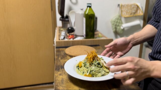 残りの食材を盛り付けて